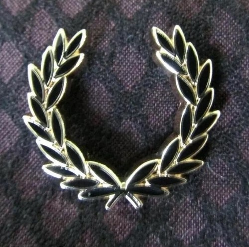 Fred perry laurel leaves pin - fred,