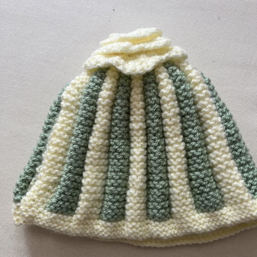 Knitted tea cosy - knitted, new