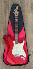 Marlin Strat Style Red e guitar - great condition