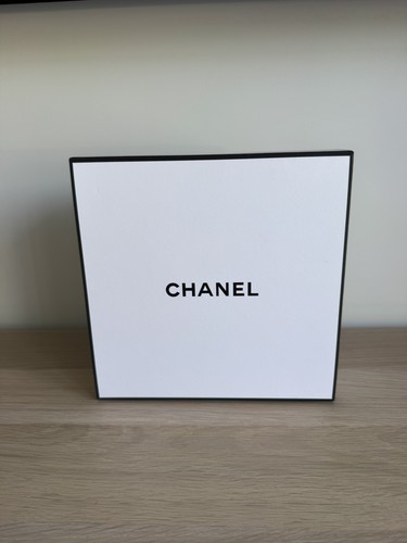 Authentic chanel black white - black,