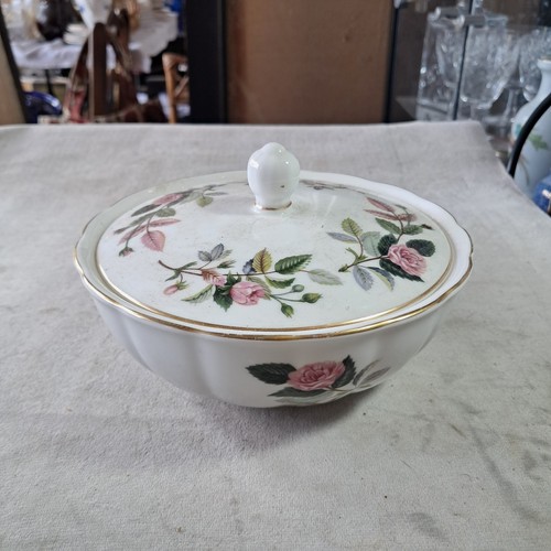 Wedgwood hathaway rose - hathaway, lidded