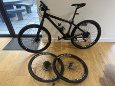 Mountain bike - disk brakes  (with spare hybrid wheels) - EXCELLENT CONDITION ! 