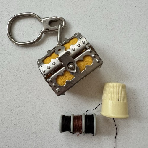 Vintage mini sewing kit - mini,