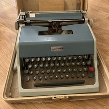 VINTAGE RARE UNDERWOOD No21  PORTABLE TYPEWRITER C/ W HARD SHELL CARRY CASE