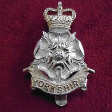 THE YORKSHIRE BRIGADE STAYBRITE ANODISED CAP BADGE