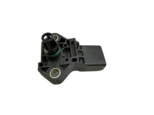 Charge air pipe intake with