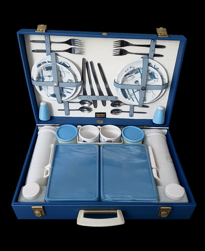 Blue white picnic - &,
