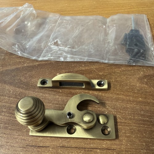 Sash window locking fastener - sash,