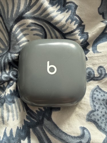 Beats dre powerbeats - by, dr.