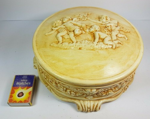 Large vintage ceramic - large, dressing