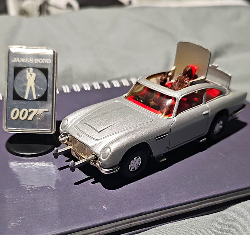 Corgi james bond - 007, 1:36