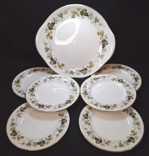 Royal Doulton Larchmont Cake