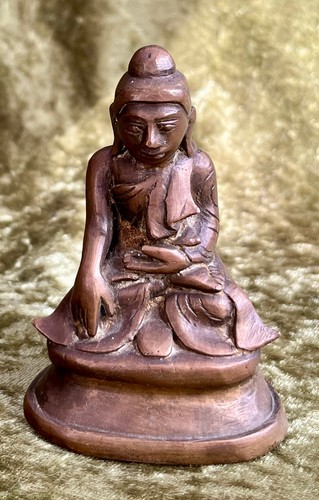 Antique bronze burmese seated - ,