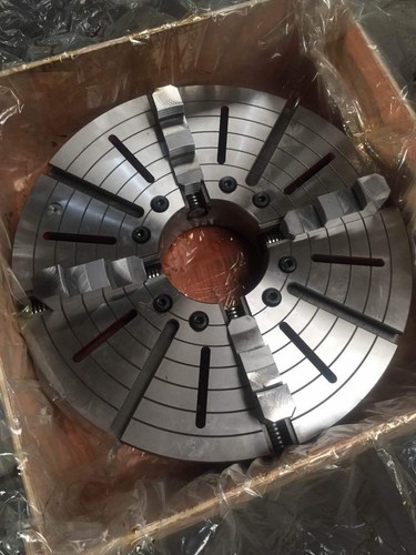 Jaw lathe chuck with - 32", 4-jaw