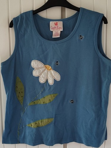Daisy and bee applique - applique, blue