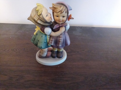 Hummel telling her - telling, secret