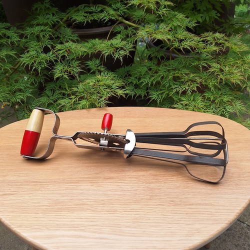 Mcm rotary hand whisk with - hand,