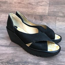 SIZE UK 7 FLY LONDON YOMA BLACK LEATHER PEEP TOE WEDGE HEEL SHOES