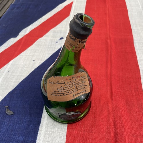 Empty vintage saint vivant - empty,