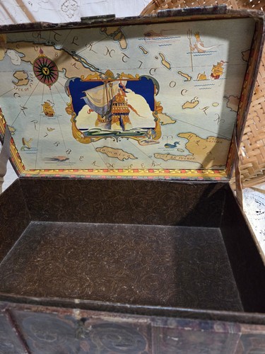 Antique dome top paper covered - top,