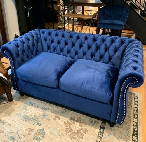 Velvet chesterfield - 62",