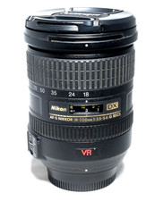 Nikon AF-S DX VR 18-200mm