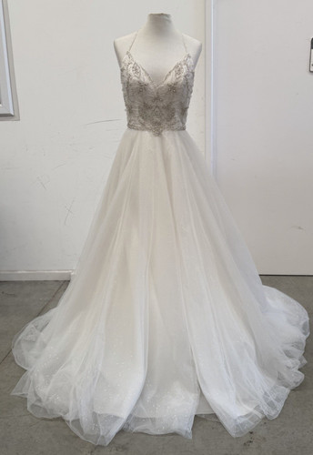 Halter neck wedding dress - neck,