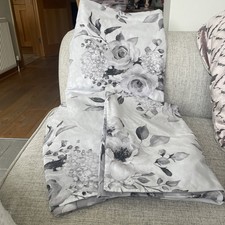 Julian Charles Grey/White King Size Bedding Set Duvet Cover And 2 Pillowcases