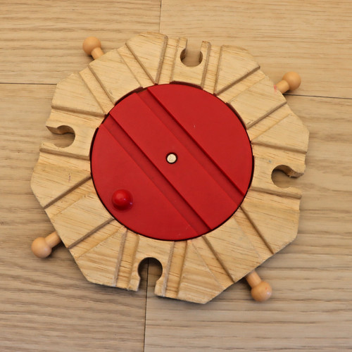 Wooden train track - track, rotating