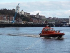 Photo 6x4 Pilot boat on the