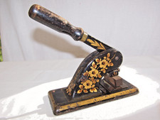VINTAGE DESK EMBOSSING STAMP CAST IRON NICE WITH STAMP