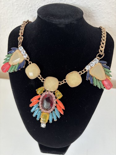 Statement necklace - statement,