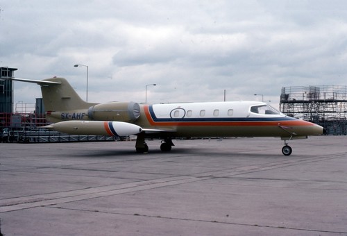 Learjet ahf at heathrow - at,
