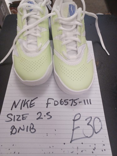 Bnib ladies nike trainers - bnib, uk