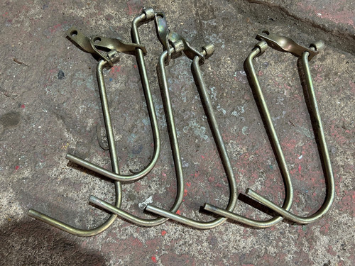 Pto bracket hook for back - hook, of
