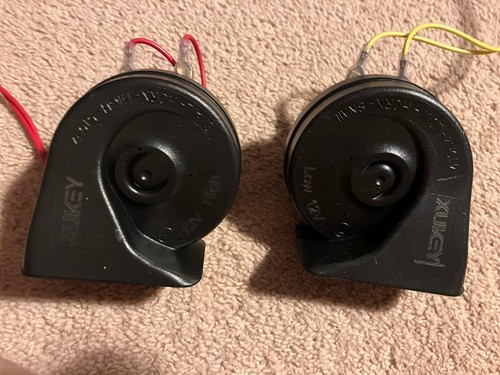 Universal car horns - car, pair