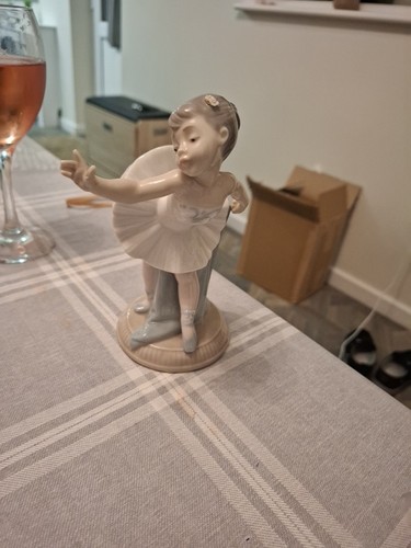 Nao lladro first bow - my,