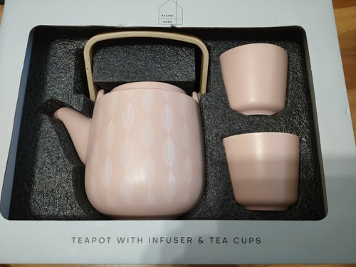 Teapot with infuser tea - &,