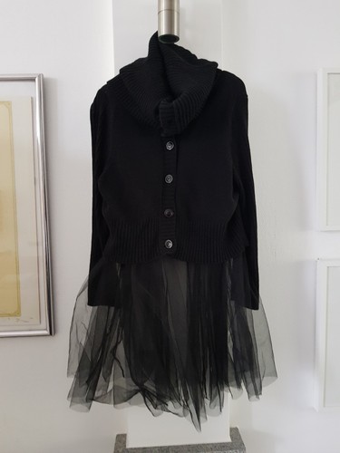 Hebbed short black cardigan
