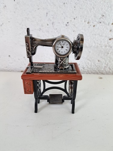 Miniature quartz clock - quartz, old