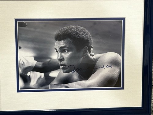 Muhammad ali signed photo - signed,