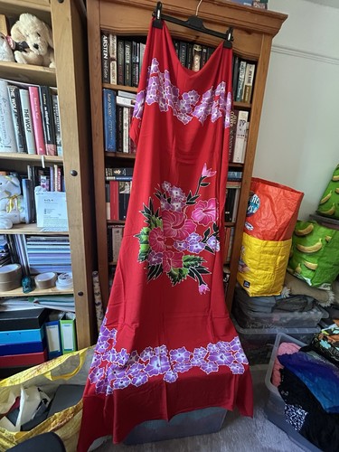 Red floral sarong - red,
