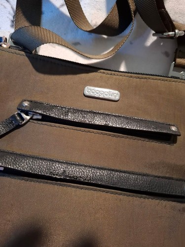 Baggallini shoulder messenger - baggallini,
