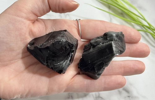 Black obsidian 5cm - 4-5cm, rough