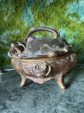Oval footed art - footed, nouveau