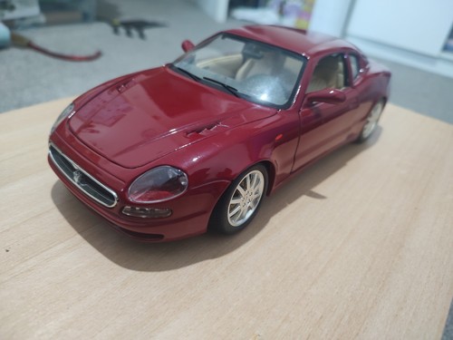 Bburago maserati 3200 gt - 1/18,