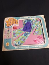 VINTAGE ACTION GIRL - Palitoy