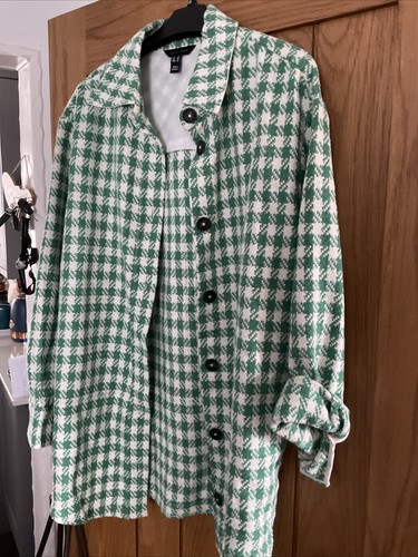 Green white dog tooth - green,