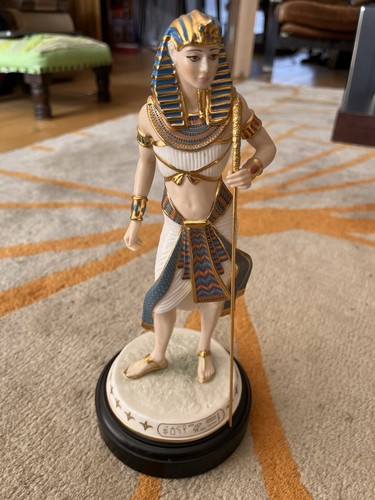 Wedgwood tutankhamun boy - boy, king