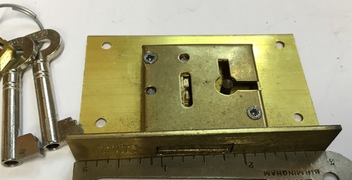 8 brass legge - 3”x, 3